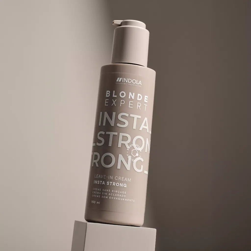 PDPS_BlondeExpertInstaStrongLeaveInCream_02.webp